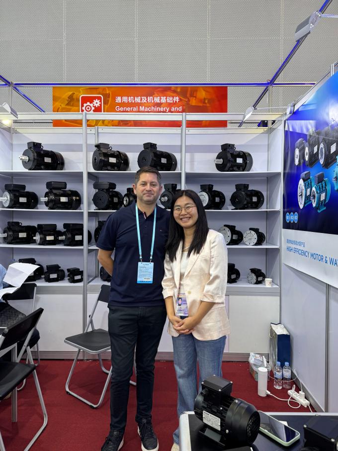 Thương mại 0.09kw 1500rpm Capacitor-Run Asynchronous Induction Motor B5 Không thấm nước 220V AC Voltage 60Hz Cà phê một pha 15